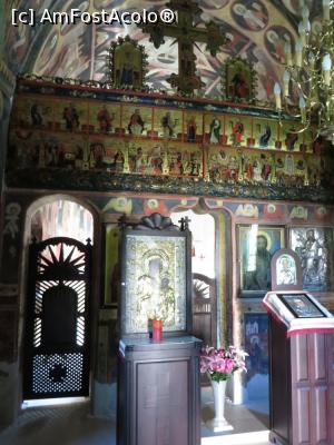 [P17] Interior biserică - iconostas prevăzut doar cu o singură ușă diaconească și uși împărătești - Mănăstirea Predeal.  » foto by tata123 🔱
 - 
<span class="allrVoted glyphicon glyphicon-heart hidden" id="av792961"></span>
<a class="m-l-10 hidden" id="sv792961" onclick="voting_Foto_DelVot(,792961,6777)" role="button">șterge vot <span class="glyphicon glyphicon-remove"></span></a>
<a id="v9792961" class=" c-red"  onclick="voting_Foto_SetVot(792961)" role="button"><span class="glyphicon glyphicon-heart-empty"></span> <b>LIKE</b> = Votează poza</a> <img class="hidden"  id="f792961W9" src="/imagini/loader.gif" border="0" /><span class="AjErrMes hidden" id="e792961ErM"></span>