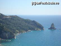 [P17] Stanca ce margineste partea stanga a plajei din Agios Gordios » foto by pink_gabi*
 - 
<span class="allrVoted glyphicon glyphicon-heart hidden" id="av120119"></span>
<a class="m-l-10 hidden" id="sv120119" onclick="voting_Foto_DelVot(,120119,6820)" role="button">șterge vot <span class="glyphicon glyphicon-remove"></span></a>
<a id="v9120119" class=" c-red"  onclick="voting_Foto_SetVot(120119)" role="button"><span class="glyphicon glyphicon-heart-empty"></span> <b>LIKE</b> = Votează poza</a> <img class="hidden"  id="f120119W9" src="/imagini/loader.gif" border="0" /><span class="AjErrMes hidden" id="e120119ErM"></span>