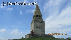 [P14] Cerul albastru ocroteste monumentul. Clipa de ragaz si de reflectie. » foto by EL CAMINANTE
 - 
<span class="allrVoted glyphicon glyphicon-heart hidden" id="av734828"></span>
<a class="m-l-10 hidden" id="sv734828" onclick="voting_Foto_DelVot(,734828,6824)" role="button">șterge vot <span class="glyphicon glyphicon-remove"></span></a>
<a id="v9734828" class=" c-red"  onclick="voting_Foto_SetVot(734828)" role="button"><span class="glyphicon glyphicon-heart-empty"></span> <b>LIKE</b> = Votează poza</a> <img class="hidden"  id="f734828W9" src="/imagini/loader.gif" border="0" /><span class="AjErrMes hidden" id="e734828ErM"></span>