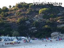 [P01] Partea de nord a plajei. Ca si in cea de sud, la marginea plajei se afla cateva rulote. Campingul propriu zis e mult in spate, in cele doua extremitati sunt, poate, cate 10 rulote. » foto by cher-cher
 - 
<span class="allrVoted glyphicon glyphicon-heart hidden" id="av111949"></span>
<a class="m-l-10 hidden" id="sv111949" onclick="voting_Foto_DelVot(,111949,6831)" role="button">șterge vot <span class="glyphicon glyphicon-remove"></span></a>
<a id="v9111949" class=" c-red"  onclick="voting_Foto_SetVot(111949)" role="button"><span class="glyphicon glyphicon-heart-empty"></span> <b>LIKE</b> = Votează poza</a> <img class="hidden"  id="f111949W9" src="/imagini/loader.gif" border="0" /><span class="AjErrMes hidden" id="e111949ErM"></span>
