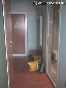 [P05] holul de la intrare,exista un dulap/sifonier,oglinda » foto by ms65
 - 
<span class="allrVoted glyphicon glyphicon-heart hidden" id="av112415"></span>
<a class="m-l-10 hidden" id="sv112415" onclick="voting_Foto_DelVot(,112415,6844)" role="button">șterge vot <span class="glyphicon glyphicon-remove"></span></a>
<a id="v9112415" class=" c-red"  onclick="voting_Foto_SetVot(112415)" role="button"><span class="glyphicon glyphicon-heart-empty"></span> <b>LIKE</b> = Votează poza</a> <img class="hidden"  id="f112415W9" src="/imagini/loader.gif" border="0" /><span class="AjErrMes hidden" id="e112415ErM"></span>