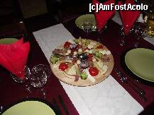 [P15] Platou traditional romanesc cu branzeturi, toba, carnati, jumari, rosii, castraveti, ceapa rosie... prezentat pe un platou de lemn rotativ » foto by chesoiu.george
 - 
<span class="allrVoted glyphicon glyphicon-heart hidden" id="av213784"></span>
<a class="m-l-10 hidden" id="sv213784" onclick="voting_Foto_DelVot(,213784,6845)" role="button">șterge vot <span class="glyphicon glyphicon-remove"></span></a>
<a id="v9213784" class=" c-red"  onclick="voting_Foto_SetVot(213784)" role="button"><span class="glyphicon glyphicon-heart-empty"></span> <b>LIKE</b> = Votează poza</a> <img class="hidden"  id="f213784W9" src="/imagini/loader.gif" border="0" /><span class="AjErrMes hidden" id="e213784ErM"></span>