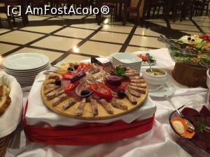 [P35] Mistral Moieciu. Platou cu bunatati romanesti.  » foto by Floria
 - 
<span class="allrVoted glyphicon glyphicon-heart hidden" id="av960138"></span>
<a class="m-l-10 hidden" id="sv960138" onclick="voting_Foto_DelVot(,960138,6845)" role="button">șterge vot <span class="glyphicon glyphicon-remove"></span></a>
<a id="v9960138" class=" c-red"  onclick="voting_Foto_SetVot(960138)" role="button"><span class="glyphicon glyphicon-heart-empty"></span> <b>LIKE</b> = Votează poza</a> <img class="hidden"  id="f960138W9" src="/imagini/loader.gif" border="0" /><span class="AjErrMes hidden" id="e960138ErM"></span>