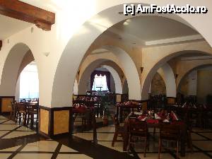 [P05] Restaurantul » foto by DaniO
 - 
<span class="allrVoted glyphicon glyphicon-heart hidden" id="av405802"></span>
<a class="m-l-10 hidden" id="sv405802" onclick="voting_Foto_DelVot(,405802,6845)" role="button">șterge vot <span class="glyphicon glyphicon-remove"></span></a>
<a id="v9405802" class=" c-red"  onclick="voting_Foto_SetVot(405802)" role="button"><span class="glyphicon glyphicon-heart-empty"></span> <b>LIKE</b> = Votează poza</a> <img class="hidden"  id="f405802W9" src="/imagini/loader.gif" border="0" /><span class="AjErrMes hidden" id="e405802ErM"></span>