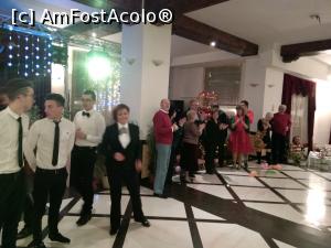 [P05] O parte din Echipa Mistral alaturi de oaspeti cu 'state' vechi... 
Daca n-ar fi atat de bine, oare ar mai fiastfel de oaspeti - cu 'state' vechi?!?!!!??  » foto by DaniO
 - 
<span class="allrVoted glyphicon glyphicon-heart hidden" id="av826777"></span>
<a class="m-l-10 hidden" id="sv826777" onclick="voting_Foto_DelVot(,826777,6845)" role="button">șterge vot <span class="glyphicon glyphicon-remove"></span></a>
<a id="v9826777" class=" c-red"  onclick="voting_Foto_SetVot(826777)" role="button"><span class="glyphicon glyphicon-heart-empty"></span> <b>LIKE</b> = Votează poza</a> <img class="hidden"  id="f826777W9" src="/imagini/loader.gif" border="0" /><span class="AjErrMes hidden" id="e826777ErM"></span>