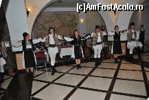 [P12] Si amsamblul folcloric Poarta Dorului din Bran in dansuri specifice zonei » foto by sforicel
 - 
<span class="allrVoted glyphicon glyphicon-heart hidden" id="av176092"></span>
<a class="m-l-10 hidden" id="sv176092" onclick="voting_Foto_DelVot(,176092,6845)" role="button">șterge vot <span class="glyphicon glyphicon-remove"></span></a>
<a id="v9176092" class=" c-red"  onclick="voting_Foto_SetVot(176092)" role="button"><span class="glyphicon glyphicon-heart-empty"></span> <b>LIKE</b> = Votează poza</a> <img class="hidden"  id="f176092W9" src="/imagini/loader.gif" border="0" /><span class="AjErrMes hidden" id="e176092ErM"></span>