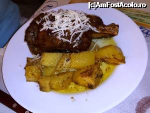 [P02] Ciolan de porc la Elena in Panagia » foto by mirmicu
 - 
<span class="allrVoted glyphicon glyphicon-heart hidden" id="av704540"></span>
<a class="m-l-10 hidden" id="sv704540" onclick="voting_Foto_DelVot(,704540,6854)" role="button">șterge vot <span class="glyphicon glyphicon-remove"></span></a>
<a id="v9704540" class=" c-red"  onclick="voting_Foto_SetVot(704540)" role="button"><span class="glyphicon glyphicon-heart-empty"></span> <b>LIKE</b> = Votează poza</a> <img class="hidden"  id="f704540W9" src="/imagini/loader.gif" border="0" /><span class="AjErrMes hidden" id="e704540ErM"></span>