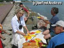 [P03] Mai e o jumatate de ora pana deschide casa de bilete, asa ca luam o gustare pe chei! » foto by dorgo
 - 
<span class="allrVoted glyphicon glyphicon-heart hidden" id="av113646"></span>
<a class="m-l-10 hidden" id="sv113646" onclick="voting_Foto_DelVot(,113646,6874)" role="button">șterge vot <span class="glyphicon glyphicon-remove"></span></a>
<a id="v9113646" class=" c-red"  onclick="voting_Foto_SetVot(113646)" role="button"><span class="glyphicon glyphicon-heart-empty"></span> <b>LIKE</b> = Votează poza</a> <img class="hidden"  id="f113646W9" src="/imagini/loader.gif" border="0" /><span class="AjErrMes hidden" id="e113646ErM"></span>