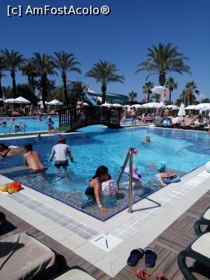 [P04] un colt de piscina » foto by lady_c35
 - 
<span class="allrVoted glyphicon glyphicon-heart hidden" id="av977478"></span>
<a class="m-l-10 hidden" id="sv977478" onclick="voting_Foto_DelVot(,977478,6876)" role="button">șterge vot <span class="glyphicon glyphicon-remove"></span></a>
<a id="v9977478" class=" c-red"  onclick="voting_Foto_SetVot(977478)" role="button"><span class="glyphicon glyphicon-heart-empty"></span> <b>LIKE</b> = Votează poza</a> <img class="hidden"  id="f977478W9" src="/imagini/loader.gif" border="0" /><span class="AjErrMes hidden" id="e977478ErM"></span>
