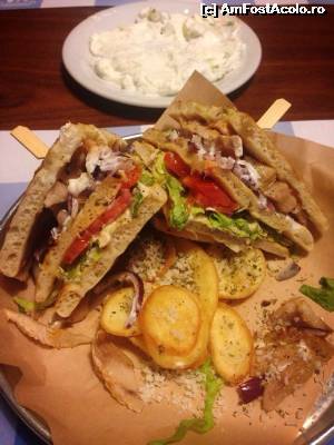 [P02] Pita club - Nikos » foto by Adriana_B
 - 
<span class="allrVoted glyphicon glyphicon-heart hidden" id="av647910"></span>
<a class="m-l-10 hidden" id="sv647910" onclick="voting_Foto_DelVot(,647910,6877)" role="button">șterge vot <span class="glyphicon glyphicon-remove"></span></a>
<a id="v9647910" class=" c-red"  onclick="voting_Foto_SetVot(647910)" role="button"><span class="glyphicon glyphicon-heart-empty"></span> <b>LIKE</b> = Votează poza</a> <img class="hidden"  id="f647910W9" src="/imagini/loader.gif" border="0" /><span class="AjErrMes hidden" id="e647910ErM"></span>