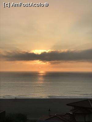 [P02] Vedere din balcon, Plaja Trei Papuci, răsărit » foto by krisstinna
 - 
<span class="allrVoted glyphicon glyphicon-heart hidden" id="av922843"></span>
<a class="m-l-10 hidden" id="sv922843" onclick="voting_Foto_DelVot(,922843,6877)" role="button">șterge vot <span class="glyphicon glyphicon-remove"></span></a>
<a id="v9922843" class=" c-red"  onclick="voting_Foto_SetVot(922843)" role="button"><span class="glyphicon glyphicon-heart-empty"></span> <b>LIKE</b> = Votează poza</a> <img class="hidden"  id="f922843W9" src="/imagini/loader.gif" border="0" /><span class="AjErrMes hidden" id="e922843ErM"></span>