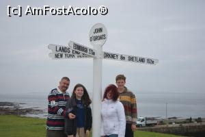 [P04] familia la stâlpul John O'Groats » foto by icata24
 - 
<span class="allrVoted glyphicon glyphicon-heart hidden" id="av1187677"></span>
<a class="m-l-10 hidden" id="sv1187677" onclick="voting_Foto_DelVot(,1187677,6898)" role="button">șterge vot <span class="glyphicon glyphicon-remove"></span></a>
<a id="v91187677" class=" c-red"  onclick="voting_Foto_SetVot(1187677)" role="button"><span class="glyphicon glyphicon-heart-empty"></span> <b>LIKE</b> = Votează poza</a> <img class="hidden"  id="f1187677W9" src="/imagini/loader.gif" border="0" /><span class="AjErrMes hidden" id="e1187677ErM"></span>