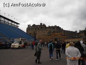 [P30] Edinborgh - Organizarea intrării la castel.  » foto by iulianic
 - 
<span class="allrVoted glyphicon glyphicon-heart hidden" id="av849901"></span>
<a class="m-l-10 hidden" id="sv849901" onclick="voting_Foto_DelVot(,849901,6898)" role="button">șterge vot <span class="glyphicon glyphicon-remove"></span></a>
<a id="v9849901" class=" c-red"  onclick="voting_Foto_SetVot(849901)" role="button"><span class="glyphicon glyphicon-heart-empty"></span> <b>LIKE</b> = Votează poza</a> <img class="hidden"  id="f849901W9" src="/imagini/loader.gif" border="0" /><span class="AjErrMes hidden" id="e849901ErM"></span>