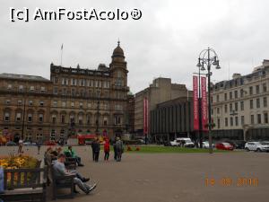 [P44] Glasgow - În Piața Primăriei.  » foto by iulianic
 - 
<span class="allrVoted glyphicon glyphicon-heart hidden" id="av849915"></span>
<a class="m-l-10 hidden" id="sv849915" onclick="voting_Foto_DelVot(,849915,6898)" role="button">șterge vot <span class="glyphicon glyphicon-remove"></span></a>
<a id="v9849915" class=" c-red"  onclick="voting_Foto_SetVot(849915)" role="button"><span class="glyphicon glyphicon-heart-empty"></span> <b>LIKE</b> = Votează poza</a> <img class="hidden"  id="f849915W9" src="/imagini/loader.gif" border="0" /><span class="AjErrMes hidden" id="e849915ErM"></span>