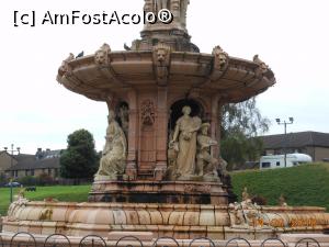 [P60] Glasgow - În Glasgow Green, fântâna de teracotă.  » foto by iulianic
 - 
<span class="allrVoted glyphicon glyphicon-heart hidden" id="av849931"></span>
<a class="m-l-10 hidden" id="sv849931" onclick="voting_Foto_DelVot(,849931,6898)" role="button">șterge vot <span class="glyphicon glyphicon-remove"></span></a>
<a id="v9849931" class=" c-red"  onclick="voting_Foto_SetVot(849931)" role="button"><span class="glyphicon glyphicon-heart-empty"></span> <b>LIKE</b> = Votează poza</a> <img class="hidden"  id="f849931W9" src="/imagini/loader.gif" border="0" /><span class="AjErrMes hidden" id="e849931ErM"></span>