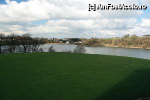 [P05] Loch Linlithgow văzut din dreptul castelului.  » foto by ariciu*
 - 
<span class="allrVoted glyphicon glyphicon-heart hidden" id="av502382"></span>
<a class="m-l-10 hidden" id="sv502382" onclick="voting_Foto_DelVot(,502382,6898)" role="button">șterge vot <span class="glyphicon glyphicon-remove"></span></a>
<a id="v9502382" class=" c-red"  onclick="voting_Foto_SetVot(502382)" role="button"><span class="glyphicon glyphicon-heart-empty"></span> <b>LIKE</b> = Votează poza</a> <img class="hidden"  id="f502382W9" src="/imagini/loader.gif" border="0" /><span class="AjErrMes hidden" id="e502382ErM"></span>