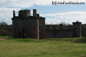 [P14] Caerlaverock Castle - se observă schelele » foto by ariciu*
 - 
<span class="allrVoted glyphicon glyphicon-heart hidden" id="av607872"></span>
<a class="m-l-10 hidden" id="sv607872" onclick="voting_Foto_DelVot(,607872,6898)" role="button">șterge vot <span class="glyphicon glyphicon-remove"></span></a>
<a id="v9607872" class=" c-red"  onclick="voting_Foto_SetVot(607872)" role="button"><span class="glyphicon glyphicon-heart-empty"></span> <b>LIKE</b> = Votează poza</a> <img class="hidden"  id="f607872W9" src="/imagini/loader.gif" border="0" /><span class="AjErrMes hidden" id="e607872ErM"></span>
