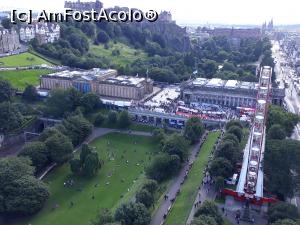 [P12] Vedere din Monumentul lui Scott. In fata sunt Galeriile Nationale, iar mai in spate se vede Castelul din Edinburgh.  » foto by Aurici
 - 
<span class="allrVoted glyphicon glyphicon-heart hidden" id="av901909"></span>
<a class="m-l-10 hidden" id="sv901909" onclick="voting_Foto_DelVot(,901909,6898)" role="button">șterge vot <span class="glyphicon glyphicon-remove"></span></a>
<a id="v9901909" class=" c-red"  onclick="voting_Foto_SetVot(901909)" role="button"><span class="glyphicon glyphicon-heart-empty"></span> <b>LIKE</b> = Votează poza</a> <img class="hidden"  id="f901909W9" src="/imagini/loader.gif" border="0" /><span class="AjErrMes hidden" id="e901909ErM"></span>