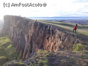 [P17] Escaladand singura Arthur's Seat, dealul vecin cu noi, plin de oameni permanent, indiferent de vreme.  » foto by Aurici
 - 
<span class="allrVoted glyphicon glyphicon-heart hidden" id="av901914"></span>
<a class="m-l-10 hidden" id="sv901914" onclick="voting_Foto_DelVot(,901914,6898)" role="button">șterge vot <span class="glyphicon glyphicon-remove"></span></a>
<a id="v9901914" class=" c-red"  onclick="voting_Foto_SetVot(901914)" role="button"><span class="glyphicon glyphicon-heart-empty"></span> <b>LIKE</b> = Votează poza</a> <img class="hidden"  id="f901914W9" src="/imagini/loader.gif" border="0" /><span class="AjErrMes hidden" id="e901914ErM"></span>