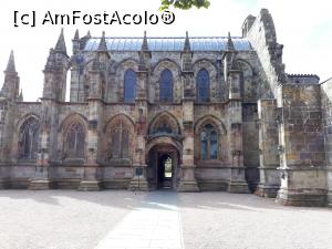 [P31] Capela Rosslyn - unde s-au turnat filme dupa cartile lui Dan Brown. Se afla in imprejurimile Edinburgh-ului.  » foto by Aurici
 - 
<span class="allrVoted glyphicon glyphicon-heart hidden" id="av901928"></span>
<a class="m-l-10 hidden" id="sv901928" onclick="voting_Foto_DelVot(,901928,6898)" role="button">șterge vot <span class="glyphicon glyphicon-remove"></span></a>
<a id="v9901928" class=" c-red"  onclick="voting_Foto_SetVot(901928)" role="button"><span class="glyphicon glyphicon-heart-empty"></span> <b>LIKE</b> = Votează poza</a> <img class="hidden"  id="f901928W9" src="/imagini/loader.gif" border="0" /><span class="AjErrMes hidden" id="e901928ErM"></span>
