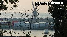 [P11] Din balcon se putea vedea Obeliscul si lacul » foto by brugner
 - 
<span class="allrVoted glyphicon glyphicon-heart hidden" id="av125580"></span>
<a class="m-l-10 hidden" id="sv125580" onclick="voting_Foto_DelVot(,125580,6909)" role="button">șterge vot <span class="glyphicon glyphicon-remove"></span></a>
<a id="v9125580" class=" c-red"  onclick="voting_Foto_SetVot(125580)" role="button"><span class="glyphicon glyphicon-heart-empty"></span> <b>LIKE</b> = Votează poza</a> <img class="hidden"  id="f125580W9" src="/imagini/loader.gif" border="0" /><span class="AjErrMes hidden" id="e125580ErM"></span>