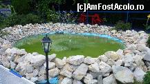 [P04] Fântâna din față, unde era foarte frumos amenajat, cu tot ce aveai nevoie de stat la o sueta si chiar si masa de biliard. Gratarul e in spatele casei, unde se găsește și bucătăria » foto by brugner
 - 
<span class="allrVoted glyphicon glyphicon-heart hidden" id="av125570"></span>
<a class="m-l-10 hidden" id="sv125570" onclick="voting_Foto_DelVot(,125570,6909)" role="button">șterge vot <span class="glyphicon glyphicon-remove"></span></a>
<a id="v9125570" class=" c-red"  onclick="voting_Foto_SetVot(125570)" role="button"><span class="glyphicon glyphicon-heart-empty"></span> <b>LIKE</b> = Votează poza</a> <img class="hidden"  id="f125570W9" src="/imagini/loader.gif" border="0" /><span class="AjErrMes hidden" id="e125570ErM"></span>