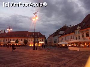 [P31] Sibiu, centru » foto by Mioritik
 - 
<span class="allrVoted glyphicon glyphicon-heart hidden" id="av1296481"></span>
<a class="m-l-10 hidden" id="sv1296481" onclick="voting_Foto_DelVot(,1296481,6927)" role="button">șterge vot <span class="glyphicon glyphicon-remove"></span></a>
<a id="v91296481" class=" c-red"  onclick="voting_Foto_SetVot(1296481)" role="button"><span class="glyphicon glyphicon-heart-empty"></span> <b>LIKE</b> = Votează poza</a> <img class="hidden"  id="f1296481W9" src="/imagini/loader.gif" border="0" /><span class="AjErrMes hidden" id="e1296481ErM"></span>