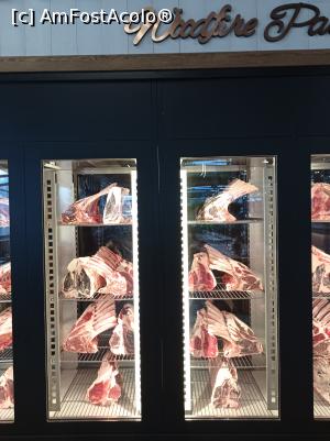 [P04] Vitrina cu carne. » foto by Rodel
 - 
<span class="allrVoted glyphicon glyphicon-heart hidden" id="av1352376"></span>
<a class="m-l-10 hidden" id="sv1352376" onclick="voting_Foto_DelVot(,1352376,6927)" role="button">șterge vot <span class="glyphicon glyphicon-remove"></span></a>
<a id="v91352376" class=" c-red"  onclick="voting_Foto_SetVot(1352376)" role="button"><span class="glyphicon glyphicon-heart-empty"></span> <b>LIKE</b> = Votează poza</a> <img class="hidden"  id="f1352376W9" src="/imagini/loader.gif" border="0" /><span class="AjErrMes hidden" id="e1352376ErM"></span>