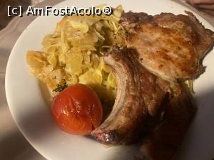 [P37] Crama Sibiul Vechi - antricot de porc si varza » foto by mishu
 - 
<span class="allrVoted glyphicon glyphicon-heart hidden" id="av1340211"></span>
<a class="m-l-10 hidden" id="sv1340211" onclick="voting_Foto_DelVot(,1340211,6927)" role="button">șterge vot <span class="glyphicon glyphicon-remove"></span></a>
<a id="v91340211" class=" c-red"  onclick="voting_Foto_SetVot(1340211)" role="button"><span class="glyphicon glyphicon-heart-empty"></span> <b>LIKE</b> = Votează poza</a> <img class="hidden"  id="f1340211W9" src="/imagini/loader.gif" border="0" /><span class="AjErrMes hidden" id="e1340211ErM"></span>