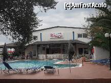 [P13] Barul de langa piscina » foto by georgiana
 - 
<span class="allrVoted glyphicon glyphicon-heart hidden" id="av150493"></span>
<a class="m-l-10 hidden" id="sv150493" onclick="voting_Foto_DelVot(,150493,6941)" role="button">șterge vot <span class="glyphicon glyphicon-remove"></span></a>
<a id="v9150493" class=" c-red"  onclick="voting_Foto_SetVot(150493)" role="button"><span class="glyphicon glyphicon-heart-empty"></span> <b>LIKE</b> = Votează poza</a> <img class="hidden"  id="f150493W9" src="/imagini/loader.gif" border="0" /><span class="AjErrMes hidden" id="e150493ErM"></span>