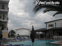 [P19] Piscina din alt unghi » foto by georgiana
 - 
<span class="allrVoted glyphicon glyphicon-heart hidden" id="av150506"></span>
<a class="m-l-10 hidden" id="sv150506" onclick="voting_Foto_DelVot(,150506,6941)" role="button">șterge vot <span class="glyphicon glyphicon-remove"></span></a>
<a id="v9150506" class=" c-red"  onclick="voting_Foto_SetVot(150506)" role="button"><span class="glyphicon glyphicon-heart-empty"></span> <b>LIKE</b> = Votează poza</a> <img class="hidden"  id="f150506W9" src="/imagini/loader.gif" border="0" /><span class="AjErrMes hidden" id="e150506ErM"></span>