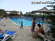 [P06] Piscina hotel » foto by ioncornel1
 - 
<span class="allrVoted glyphicon glyphicon-heart hidden" id="av332063"></span>
<a class="m-l-10 hidden" id="sv332063" onclick="voting_Foto_DelVot(,332063,6973)" role="button">șterge vot <span class="glyphicon glyphicon-remove"></span></a>
<a id="v9332063" class=" c-red"  onclick="voting_Foto_SetVot(332063)" role="button"><span class="glyphicon glyphicon-heart-empty"></span> <b>LIKE</b> = Votează poza</a> <img class="hidden"  id="f332063W9" src="/imagini/loader.gif" border="0" /><span class="AjErrMes hidden" id="e332063ErM"></span>