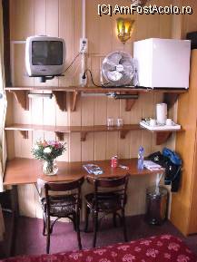 [P08] Hotel Nadia - camera - facilitati » foto by turistul
 - 
<span class="allrVoted glyphicon glyphicon-heart hidden" id="av119164"></span>
<a class="m-l-10 hidden" id="sv119164" onclick="voting_Foto_DelVot(,119164,6992)" role="button">șterge vot <span class="glyphicon glyphicon-remove"></span></a>
<a id="v9119164" class=" c-red"  onclick="voting_Foto_SetVot(119164)" role="button"><span class="glyphicon glyphicon-heart-empty"></span> <b>LIKE</b> = Votează poza</a> <img class="hidden"  id="f119164W9" src="/imagini/loader.gif" border="0" /><span class="AjErrMes hidden" id="e119164ErM"></span>