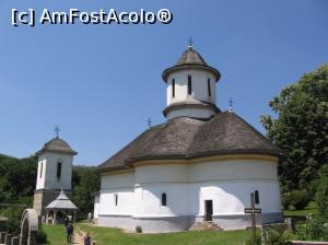 [P05] Biserica veche - Mănăstirea Crasna (iulie 2008).  » foto by tata123 🔱
 - 
<span class="allrVoted glyphicon glyphicon-heart hidden" id="av910313"></span>
<a class="m-l-10 hidden" id="sv910313" onclick="voting_Foto_DelVot(,910313,7003)" role="button">șterge vot <span class="glyphicon glyphicon-remove"></span></a>
<a id="v9910313" class=" c-red"  onclick="voting_Foto_SetVot(910313)" role="button"><span class="glyphicon glyphicon-heart-empty"></span> <b>LIKE</b> = Votează poza</a> <img class="hidden"  id="f910313W9" src="/imagini/loader.gif" border="0" /><span class="AjErrMes hidden" id="e910313ErM"></span>
