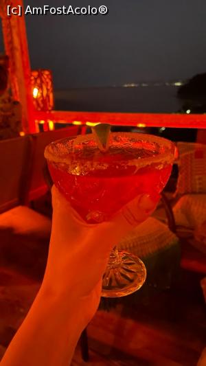 [P13] BLU Cocktail Bar, cel de care va spuneam din Kallithea. privelistea spre mare si un Strawberry Martini » foto by Anduise
 - 
<span class="allrVoted glyphicon glyphicon-heart hidden" id="av1244929"></span>
<a class="m-l-10 hidden" id="sv1244929" onclick="voting_Foto_DelVot(,1244929,7004)" role="button">șterge vot <span class="glyphicon glyphicon-remove"></span></a>
<a id="v91244929" class=" c-red"  onclick="voting_Foto_SetVot(1244929)" role="button"><span class="glyphicon glyphicon-heart-empty"></span> <b>LIKE</b> = Votează poza</a> <img class="hidden"  id="f1244929W9" src="/imagini/loader.gif" border="0" /><span class="AjErrMes hidden" id="e1244929ErM"></span>