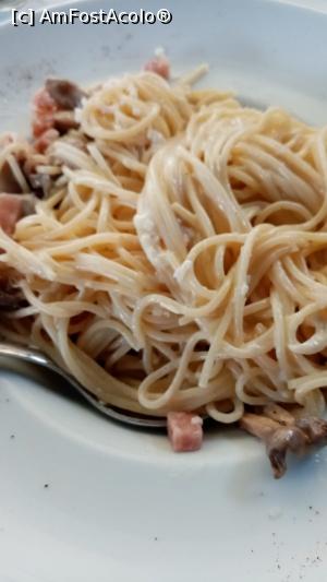 [P08] paste Carbonara Taverna Elena » foto by mirandolina
 - 
<span class="allrVoted glyphicon glyphicon-heart hidden" id="av1230910"></span>
<a class="m-l-10 hidden" id="sv1230910" onclick="voting_Foto_DelVot(,1230910,7004)" role="button">șterge vot <span class="glyphicon glyphicon-remove"></span></a>
<a id="v91230910" class=" c-red"  onclick="voting_Foto_SetVot(1230910)" role="button"><span class="glyphicon glyphicon-heart-empty"></span> <b>LIKE</b> = Votează poza</a> <img class="hidden"  id="f1230910W9" src="/imagini/loader.gif" border="0" /><span class="AjErrMes hidden" id="e1230910ErM"></span>
