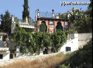 [P37] În Sacromonte, o casă zugrăvită în roz, rătăcită printre celelalte albe » foto by Carmen Ion
 - 
<span class="allrVoted glyphicon glyphicon-heart hidden" id="av608597"></span>
<a class="m-l-10 hidden" id="sv608597" onclick="voting_Foto_DelVot(,608597,7020)" role="button">șterge vot <span class="glyphicon glyphicon-remove"></span></a>
<a id="v9608597" class=" c-red"  onclick="voting_Foto_SetVot(608597)" role="button"><span class="glyphicon glyphicon-heart-empty"></span> <b>LIKE</b> = Votează poza</a> <img class="hidden"  id="f608597W9" src="/imagini/loader.gif" border="0" /><span class="AjErrMes hidden" id="e608597ErM"></span>