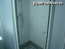 [P23] Cabina de dus este bine izolata, nici un strop de apa nu ajunge in exterior » foto by pink_gabi*
 - 
<span class="allrVoted glyphicon glyphicon-heart hidden" id="av119331"></span>
<a class="m-l-10 hidden" id="sv119331" onclick="voting_Foto_DelVot(,119331,7039)" role="button">șterge vot <span class="glyphicon glyphicon-remove"></span></a>
<a id="v9119331" class=" c-red"  onclick="voting_Foto_SetVot(119331)" role="button"><span class="glyphicon glyphicon-heart-empty"></span> <b>LIKE</b> = Votează poza</a> <img class="hidden"  id="f119331W9" src="/imagini/loader.gif" border="0" /><span class="AjErrMes hidden" id="e119331ErM"></span>