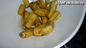 [P16] si daca tot am plecat cu aparatul in sala de mese iaca si bolul cu banane la micul dejun, curat nu am ce zice si bananele taiate la marele fix, a se observa si fundul de banana aruncat spre a fi servit, eventual clientii sa fie multumiti » foto by elee
 - 
<span class="allrVoted glyphicon glyphicon-heart hidden" id="av544062"></span>
<a class="m-l-10 hidden" id="sv544062" onclick="voting_Foto_DelVot(,544062,7039)" role="button">șterge vot <span class="glyphicon glyphicon-remove"></span></a>
<a id="v9544062" class=" c-red"  onclick="voting_Foto_SetVot(544062)" role="button"><span class="glyphicon glyphicon-heart-empty"></span> <b>LIKE</b> = Votează poza</a> <img class="hidden"  id="f544062W9" src="/imagini/loader.gif" border="0" /><span class="AjErrMes hidden" id="e544062ErM"></span>