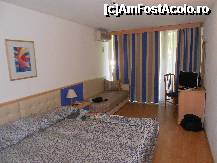 [P01] Camera(de la parter) în care am fost cazat la hotelul Mura. » foto by Flaviu
 - 
<span class="allrVoted glyphicon glyphicon-heart hidden" id="av250590"></span>
<a class="m-l-10 hidden" id="sv250590" onclick="voting_Foto_DelVot(,250590,7039)" role="button">șterge vot <span class="glyphicon glyphicon-remove"></span></a>
<a id="v9250590" class=" c-red"  onclick="voting_Foto_SetVot(250590)" role="button"><span class="glyphicon glyphicon-heart-empty"></span> <b>LIKE</b> = Votează poza</a> <img class="hidden"  id="f250590W9" src="/imagini/loader.gif" border="0" /><span class="AjErrMes hidden" id="e250590ErM"></span>