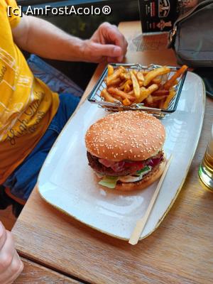 [P14] Burgerul casei. » foto by tata123 🔱
 - 
<span class="allrVoted glyphicon glyphicon-heart hidden" id="av1370586"></span>
<a class="m-l-10 hidden" id="sv1370586" onclick="voting_Foto_DelVot(,1370586,7051)" role="button">șterge vot <span class="glyphicon glyphicon-remove"></span></a>
<a id="v91370586" class=" c-red"  onclick="voting_Foto_SetVot(1370586)" role="button"><span class="glyphicon glyphicon-heart-empty"></span> <b>LIKE</b> = Votează poza</a> <img class="hidden"  id="f1370586W9" src="/imagini/loader.gif" border="0" /><span class="AjErrMes hidden" id="e1370586ErM"></span>