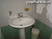 [P21] La chiuveta nu exista polita, doar suport pentru periute de dinti si sapun » foto by pink_gabi*
 - 
<span class="allrVoted glyphicon glyphicon-heart hidden" id="av119859"></span>
<a class="m-l-10 hidden" id="sv119859" onclick="voting_Foto_DelVot(,119859,7054)" role="button">șterge vot <span class="glyphicon glyphicon-remove"></span></a>
<a id="v9119859" class=" c-red"  onclick="voting_Foto_SetVot(119859)" role="button"><span class="glyphicon glyphicon-heart-empty"></span> <b>LIKE</b> = Votează poza</a> <img class="hidden"  id="f119859W9" src="/imagini/loader.gif" border="0" /><span class="AjErrMes hidden" id="e119859ErM"></span>