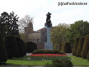 [P110] Cetatea Belgrad - monumentul de recunoștință pentru Franța » foto by Dragoș_MD
 - 
<span class="allrVoted glyphicon glyphicon-heart hidden" id="av624228"></span>
<a class="m-l-10 hidden" id="sv624228" onclick="voting_Foto_DelVot(,624228,7062)" role="button">șterge vot <span class="glyphicon glyphicon-remove"></span></a>
<a id="v9624228" class=" c-red"  onclick="voting_Foto_SetVot(624228)" role="button"><span class="glyphicon glyphicon-heart-empty"></span> <b>LIKE</b> = Votează poza</a> <img class="hidden"  id="f624228W9" src="/imagini/loader.gif" border="0" /><span class="AjErrMes hidden" id="e624228ErM"></span>