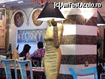[P20] Restaurant Lorenzo & Kakalamba - 'Dar doamna aceea de ce nu are cap'? , ne-a întrebat candid piticania cea mare...  » foto by ariciu*
 - 
<span class="allrVoted glyphicon glyphicon-heart hidden" id="av469261"></span>
<a class="m-l-10 hidden" id="sv469261" onclick="voting_Foto_DelVot(,469261,7062)" role="button">șterge vot <span class="glyphicon glyphicon-remove"></span></a>
<a id="v9469261" class=" c-red"  onclick="voting_Foto_SetVot(469261)" role="button"><span class="glyphicon glyphicon-heart-empty"></span> <b>LIKE</b> = Votează poza</a> <img class="hidden"  id="f469261W9" src="/imagini/loader.gif" border="0" /><span class="AjErrMes hidden" id="e469261ErM"></span>
