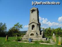 [P04] Monument imortalizat la câțiva kilometri de când părăsisem vama sârbească.  » foto by ariciu*
 - 
<span class="allrVoted glyphicon glyphicon-heart hidden" id="av469245"></span>
<a class="m-l-10 hidden" id="sv469245" onclick="voting_Foto_DelVot(,469245,7062)" role="button">șterge vot <span class="glyphicon glyphicon-remove"></span></a>
<a id="v9469245" class=" c-red"  onclick="voting_Foto_SetVot(469245)" role="button"><span class="glyphicon glyphicon-heart-empty"></span> <b>LIKE</b> = Votează poza</a> <img class="hidden"  id="f469245W9" src="/imagini/loader.gif" border="0" /><span class="AjErrMes hidden" id="e469245ErM"></span>