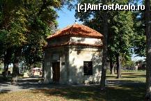 [P68] Parcul Kalemegdan - Mormântul lui Damat Ali Pașa, 'cuceritorul Moreei', alături de care se odihnesc Selim Pașa și Hassan Pașa.  » foto by ariciu*
 - 
<span class="allrVoted glyphicon glyphicon-heart hidden" id="av469309"></span>
<a class="m-l-10 hidden" id="sv469309" onclick="voting_Foto_DelVot(,469309,7062)" role="button">șterge vot <span class="glyphicon glyphicon-remove"></span></a>
<a id="v9469309" class=" c-red"  onclick="voting_Foto_SetVot(469309)" role="button"><span class="glyphicon glyphicon-heart-empty"></span> <b>LIKE</b> = Votează poza</a> <img class="hidden"  id="f469309W9" src="/imagini/loader.gif" border="0" /><span class="AjErrMes hidden" id="e469309ErM"></span>