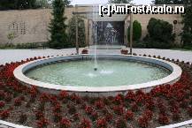 [P98] Casa Florilor sau mausoleul lui Tito - arteziana din fața clădirii » foto by ariciu*
 - 
<span class="allrVoted glyphicon glyphicon-heart hidden" id="av469339"></span>
<a class="m-l-10 hidden" id="sv469339" onclick="voting_Foto_DelVot(,469339,7062)" role="button">șterge vot <span class="glyphicon glyphicon-remove"></span></a>
<a id="v9469339" class=" c-red"  onclick="voting_Foto_SetVot(469339)" role="button"><span class="glyphicon glyphicon-heart-empty"></span> <b>LIKE</b> = Votează poza</a> <img class="hidden"  id="f469339W9" src="/imagini/loader.gif" border="0" /><span class="AjErrMes hidden" id="e469339ErM"></span>