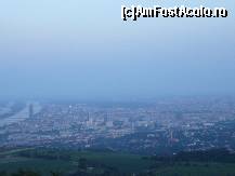 [P18] Panorama vieneza de pe muntele Kahlenberg, imagine de pe terasa cafenelei » foto by magdalena
 - 
<span class="allrVoted glyphicon glyphicon-heart hidden" id="av120490"></span>
<a class="m-l-10 hidden" id="sv120490" onclick="voting_Foto_DelVot(,120490,7068)" role="button">șterge vot <span class="glyphicon glyphicon-remove"></span></a>
<a id="v9120490" class=" c-red"  onclick="voting_Foto_SetVot(120490)" role="button"><span class="glyphicon glyphicon-heart-empty"></span> <b>LIKE</b> = Votează poza</a> <img class="hidden"  id="f120490W9" src="/imagini/loader.gif" border="0" /><span class="AjErrMes hidden" id="e120490ErM"></span>
