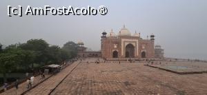 [P08] Agra - Taj Mahal, construcții anexă. » foto by iulianic
 - 
<span class="allrVoted glyphicon glyphicon-heart hidden" id="av1466419"></span>
<a class="m-l-10 hidden" id="sv1466419" onclick="voting_Foto_DelVot(,1466419,7081)" role="button">șterge vot <span class="glyphicon glyphicon-remove"></span></a>
<a id="v91466419" class=" c-red"  onclick="voting_Foto_SetVot(1466419)" role="button"><span class="glyphicon glyphicon-heart-empty"></span> <b>LIKE</b> = Votează poza</a> <img class="hidden"  id="f1466419W9" src="/imagini/loader.gif" border="0" /><span class="AjErrMes hidden" id="e1466419ErM"></span>