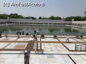 [P24] Gurdwara Bangla Sahib,bazinul cu apă sfântă » foto by AZE
 - 
<span class="allrVoted glyphicon glyphicon-heart hidden" id="av1426650"></span>
<a class="m-l-10 hidden" id="sv1426650" onclick="voting_Foto_DelVot(,1426650,7091)" role="button">șterge vot <span class="glyphicon glyphicon-remove"></span></a>
<a id="v91426650" class=" c-red"  onclick="voting_Foto_SetVot(1426650)" role="button"><span class="glyphicon glyphicon-heart-empty"></span> <b>LIKE</b> = Votează poza</a> <img class="hidden"  id="f1426650W9" src="/imagini/loader.gif" border="0" /><span class="AjErrMes hidden" id="e1426650ErM"></span>
